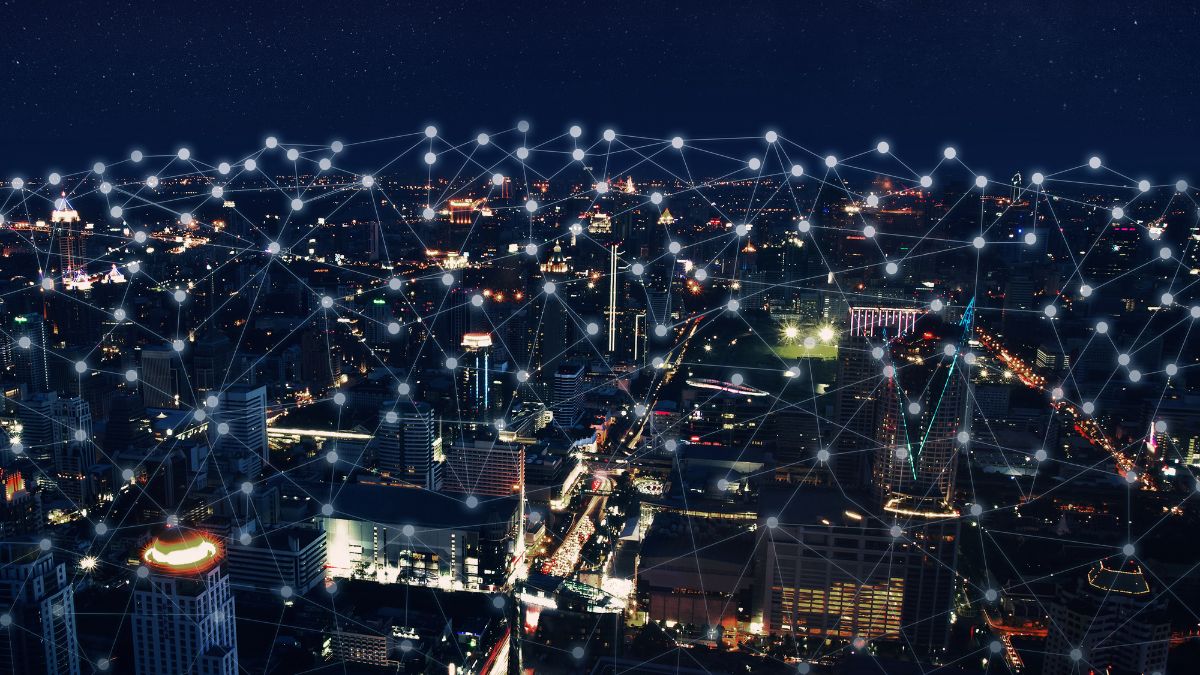 The Impact of Cloud Technology on Modern Telecommunications