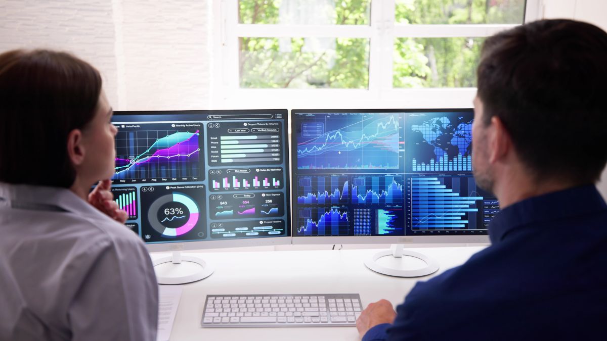 The Role of Data & Analytics in Enhancing Customer Experience
